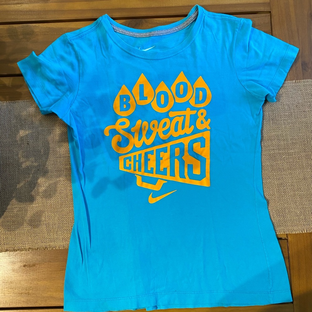 Nike Women's Light Blue Slim Fit T-Shirt Size M